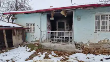 Şehir Merkezinde Ev Yangını: Hızlı Müdahaleyle Kontrol Altına Alındı