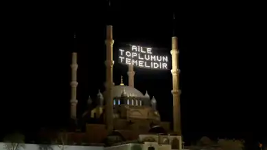 Ramazan Mahyalarında Aile Vurgusu